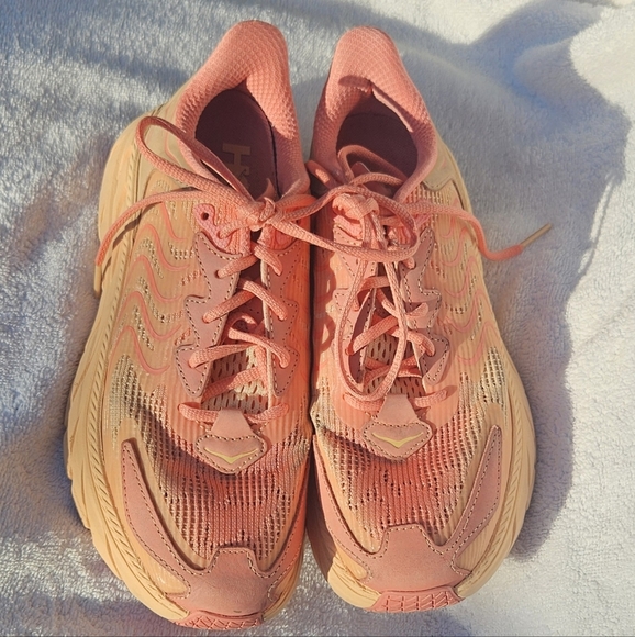 HOKA Clifton LS Sneaker Cantaloupe/Electric Coral Women’s 6 Comfy ( New $175) - Picture 3 of 6